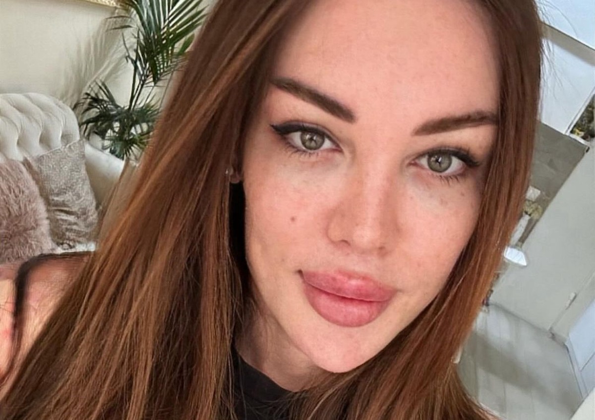 Modelo trans é morta a facadas um dia após aprovação de lei contra