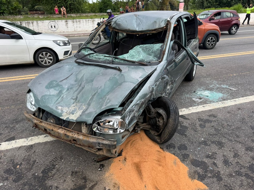 Colisão entre carro e moto — Foto: Sérgio Henrique Santos/Inter TV Cabugi