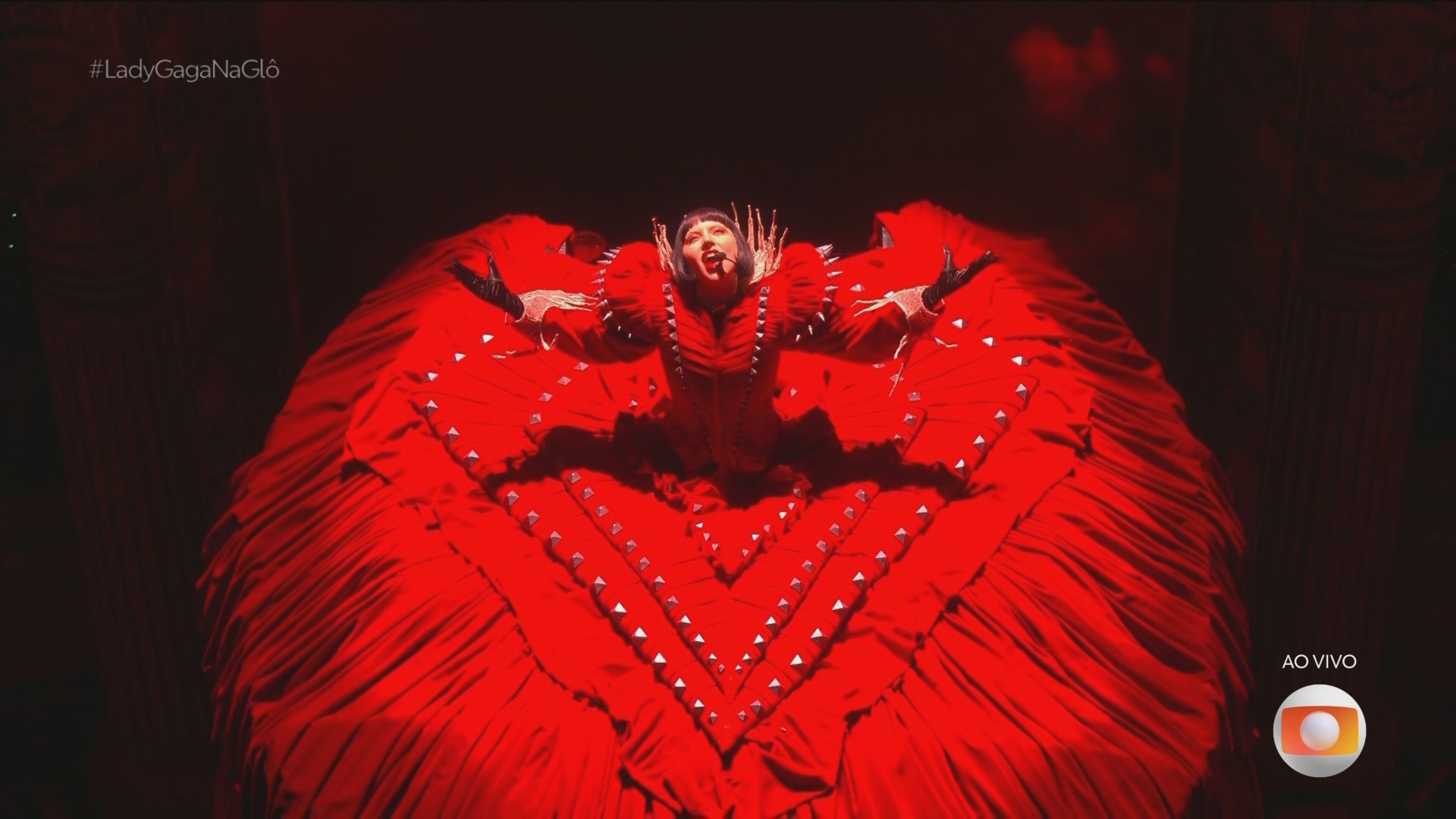 Gaiola, cores do Brasil e choro: os 10 melhores momentos do show da Lady Gaga no Rio