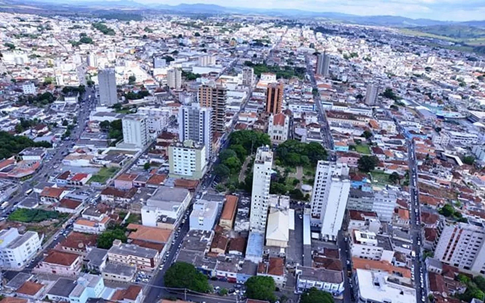 Trabalhador de obra de fábrica de cerveja ganha indenização por falta de banheiros no canteiro em MG