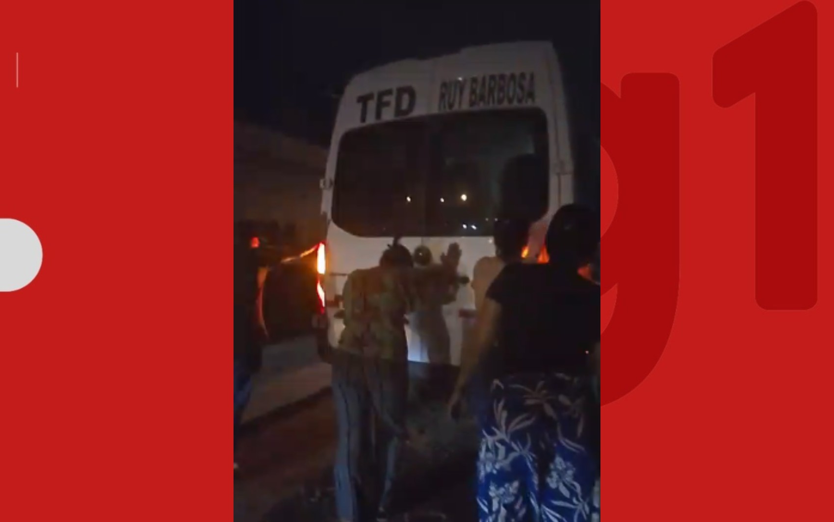 VÍDEO: pacientes empurram van do TFD após falta de combustível na Bahia