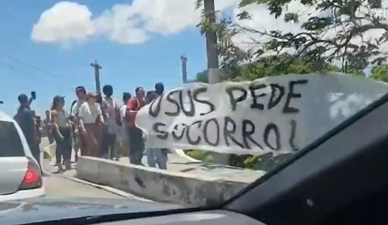 Servidores da Saúde em Cabo Frio fazem protesto contra atraso salarial e precariedade no SUS