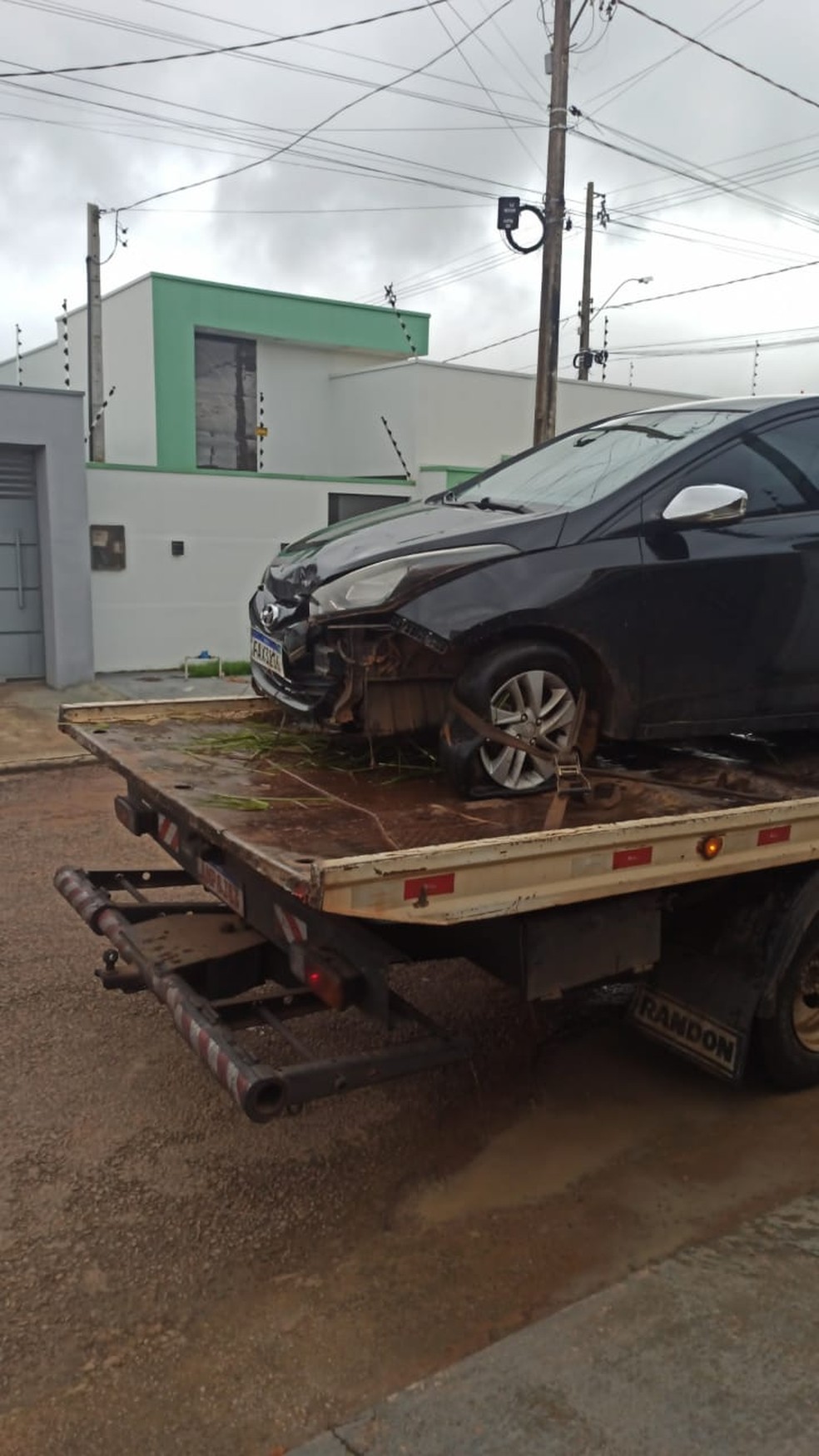 Carro que atropelou ex-padrasto em Vilhena — Foto: Reprodução/Tony Rota