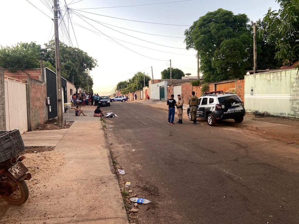 Crime aconteceu na tarde desta segunda-feira (26) no Lago Sul — Foto: Cintia Ribeiro Portilho/TV Anhanguera