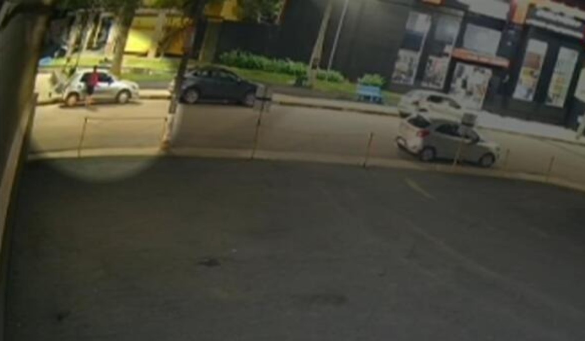 'Desespero' diz casal que teve carro roubado por criminoso que foi perseguido por mais de 100 km e morreu após trocar tiros com a polícia