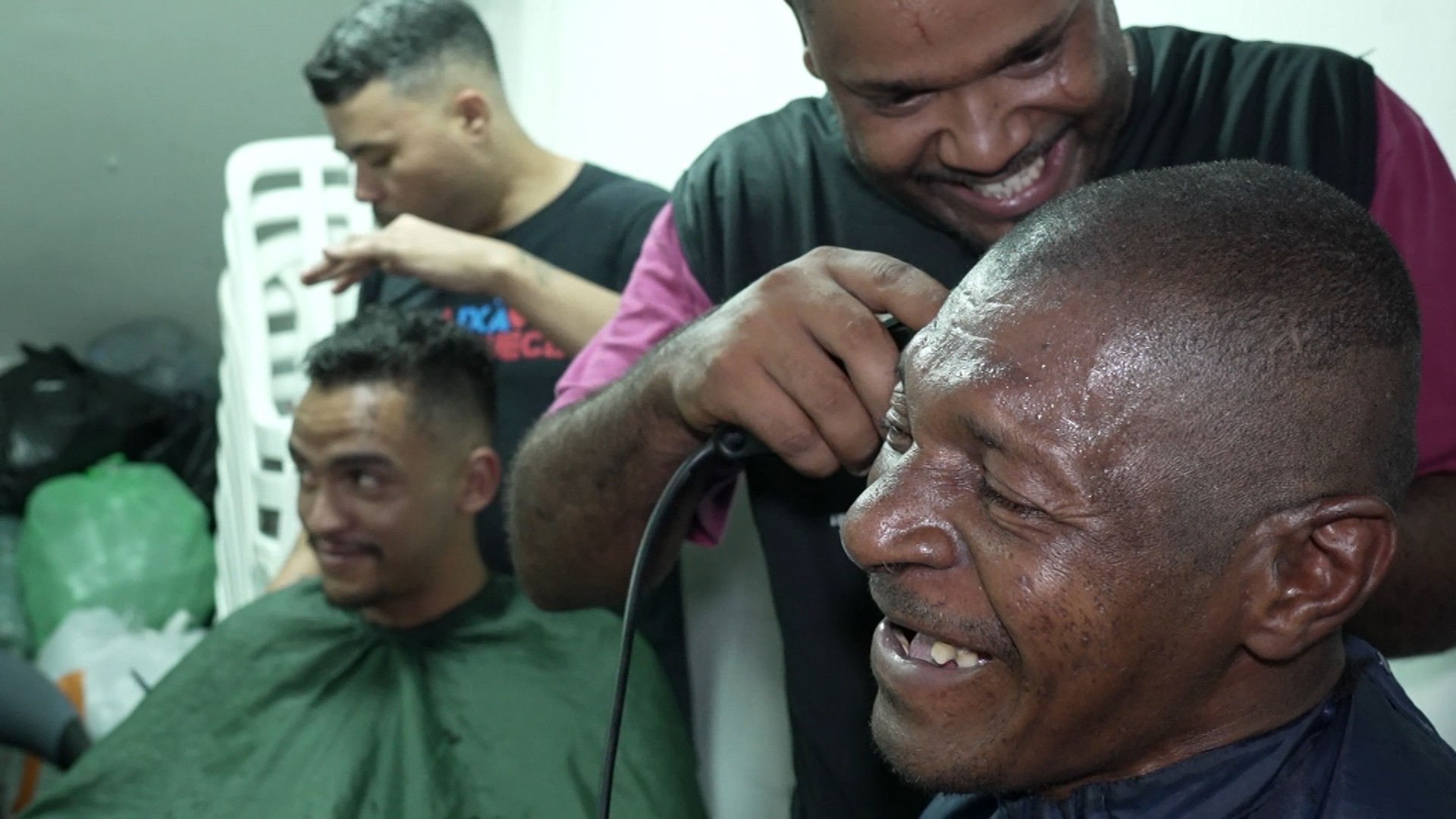 Natal com dignidade: moradores em situação de rua recebem cuidados e jantar especial em Campinas