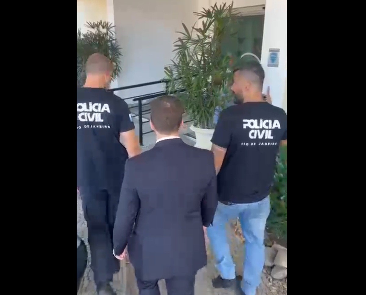 Polícia de SC cumpre mandados em Campos em apuração de fraude milionária na saúde