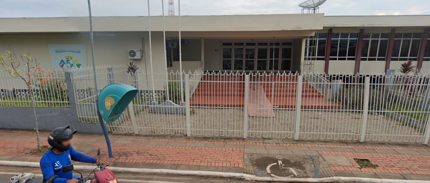 Professor é afastado após denúncias de 10 alunos por assédio sexual dentro de escola no Acre