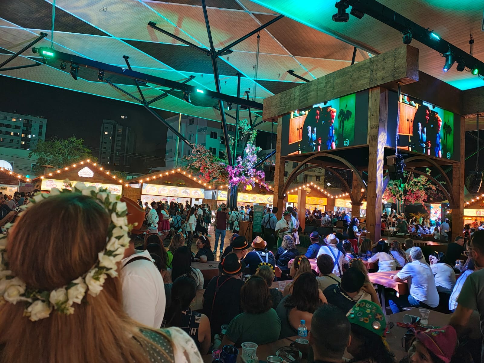 Final de 'Vale Tudo' para a Oktoberfest Blumenau, maior festa alemã das Américas