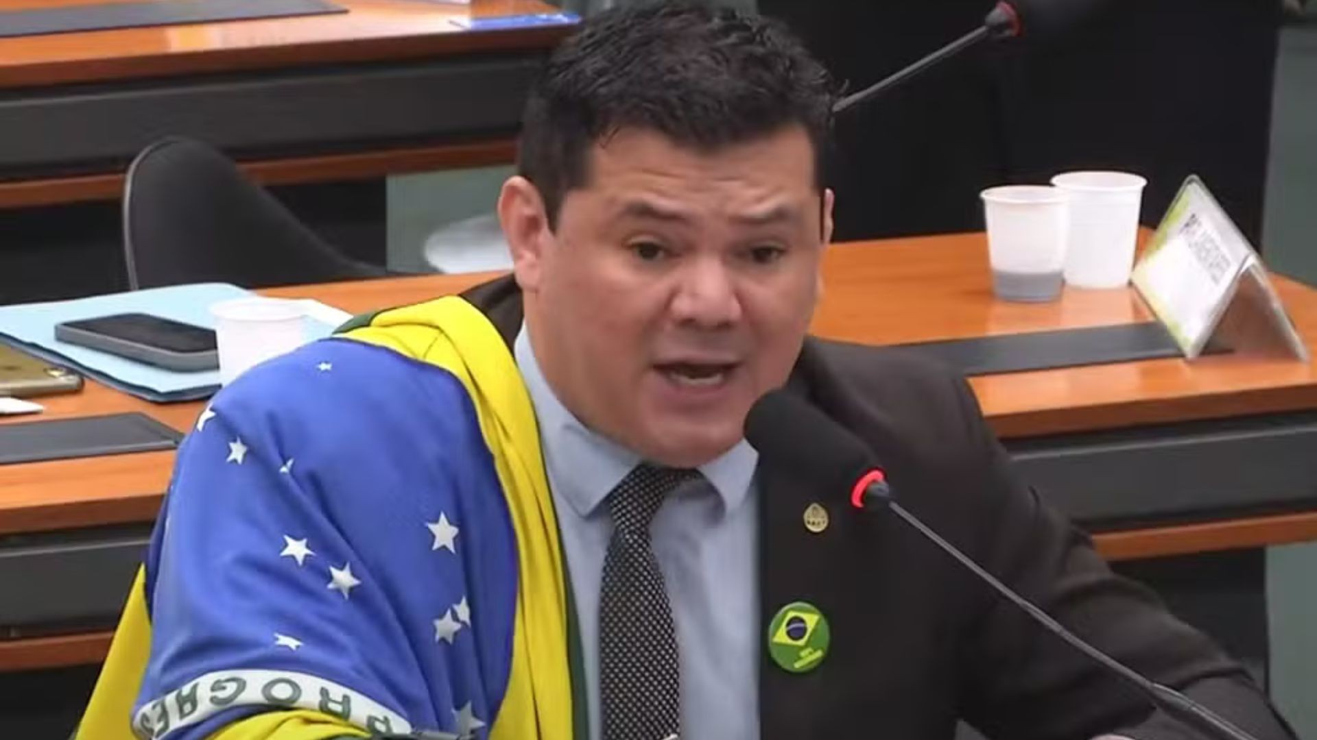 STF torna deputado Gilvan da Federal réu por ofensas contra comandante do Exército