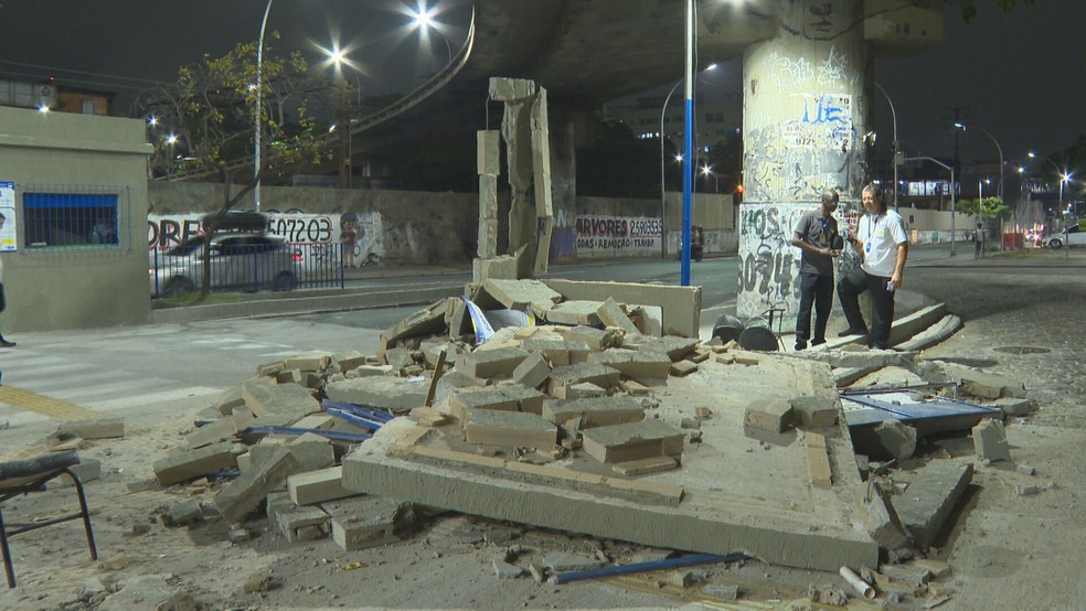 Cabine ficou destruída — Foto: Reprodução/TV Globo