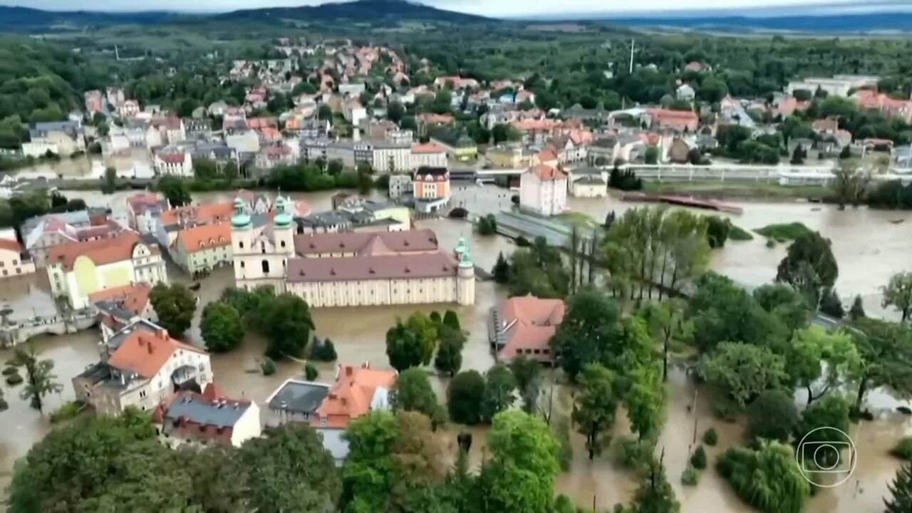 Chuvas torrenciais atingem países da Europa e provocam as piores ...