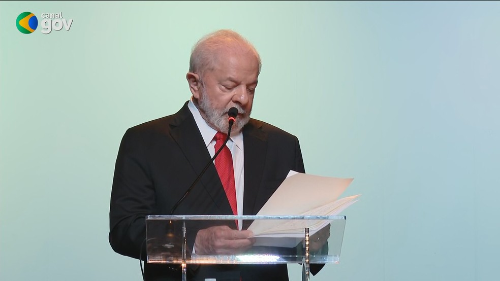 Lula durante o evento de inauguração da Galeria Ovídio de Melo, no Instituto Guimarães Rosa, localizado em Luanda, na Angola — Foto: Reprodução/GloboNews
