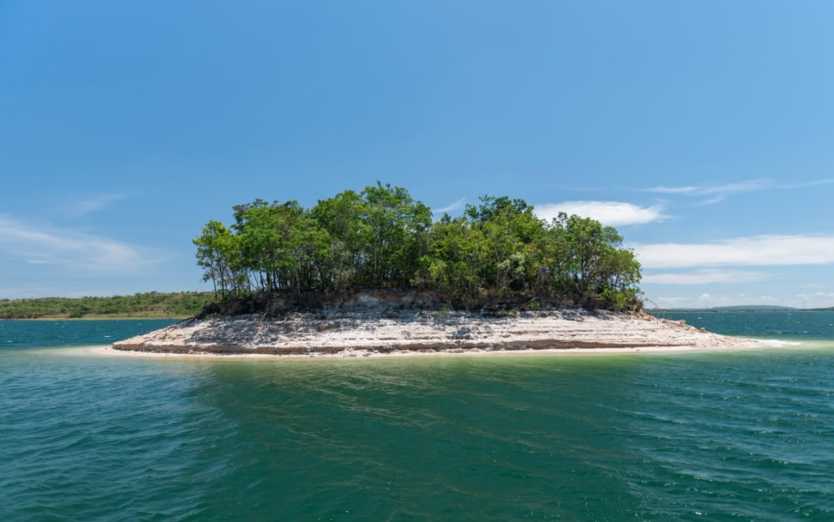 Ilha do amor: conheça praia de água doce e transparente em Goiás