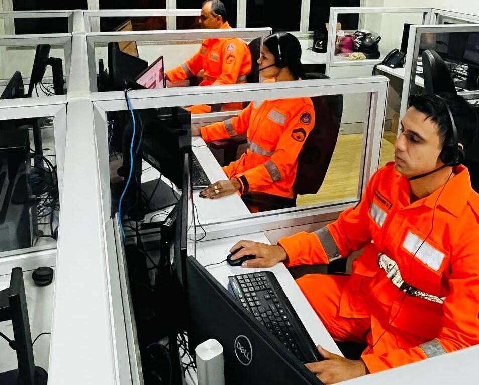 Idosa é salva pelos Bombeiros ao se engasgar com beiju durante confraternização de Natal