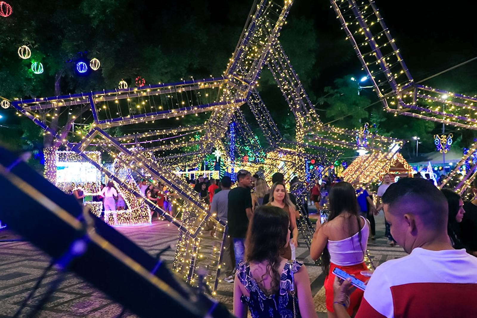 Apresentação natalina com 600 drones tem data alterada em Rio Branco; veja detalhes