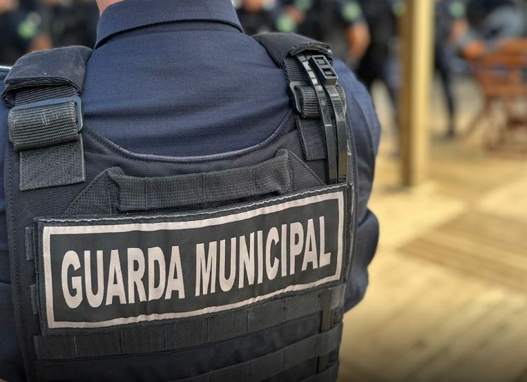 Guardas de Balneário Camboriú são investigados por torturar homem com deficiência e abandoná-lo desacordado 