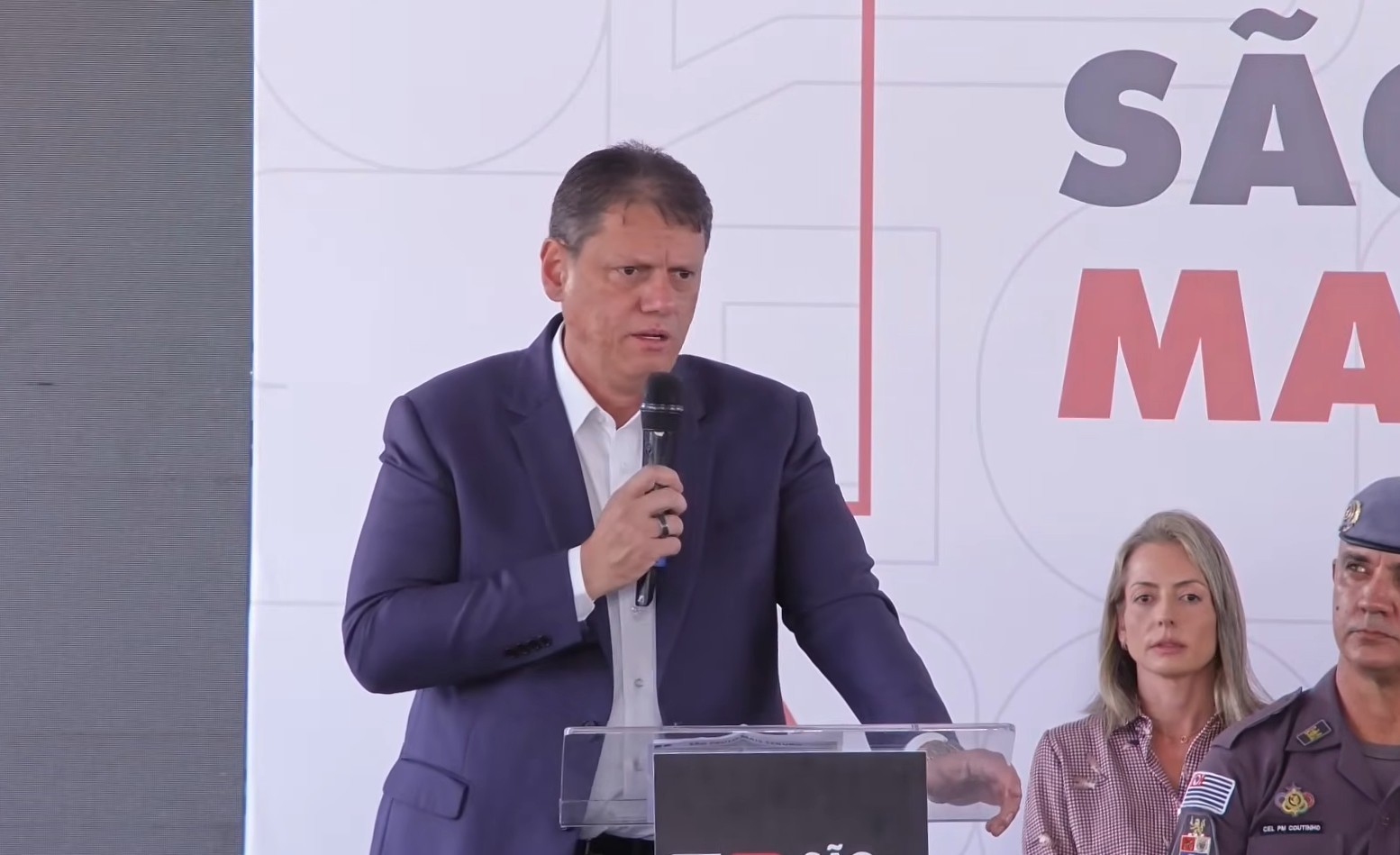 Tarcísio diz que 'melhor resposta' para investigação de feminicídio da PM Gisele é 'punição dura do responsável'