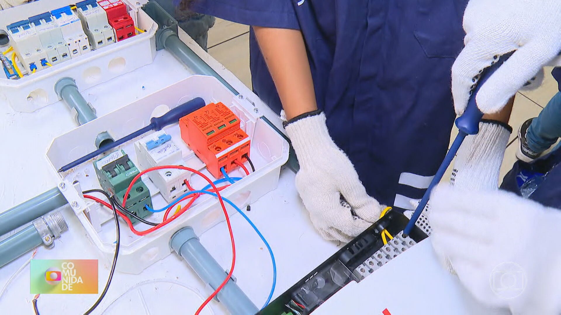 Cursos técnicos em energia renovável transformam vidas de jovens na Baixada Fluminense