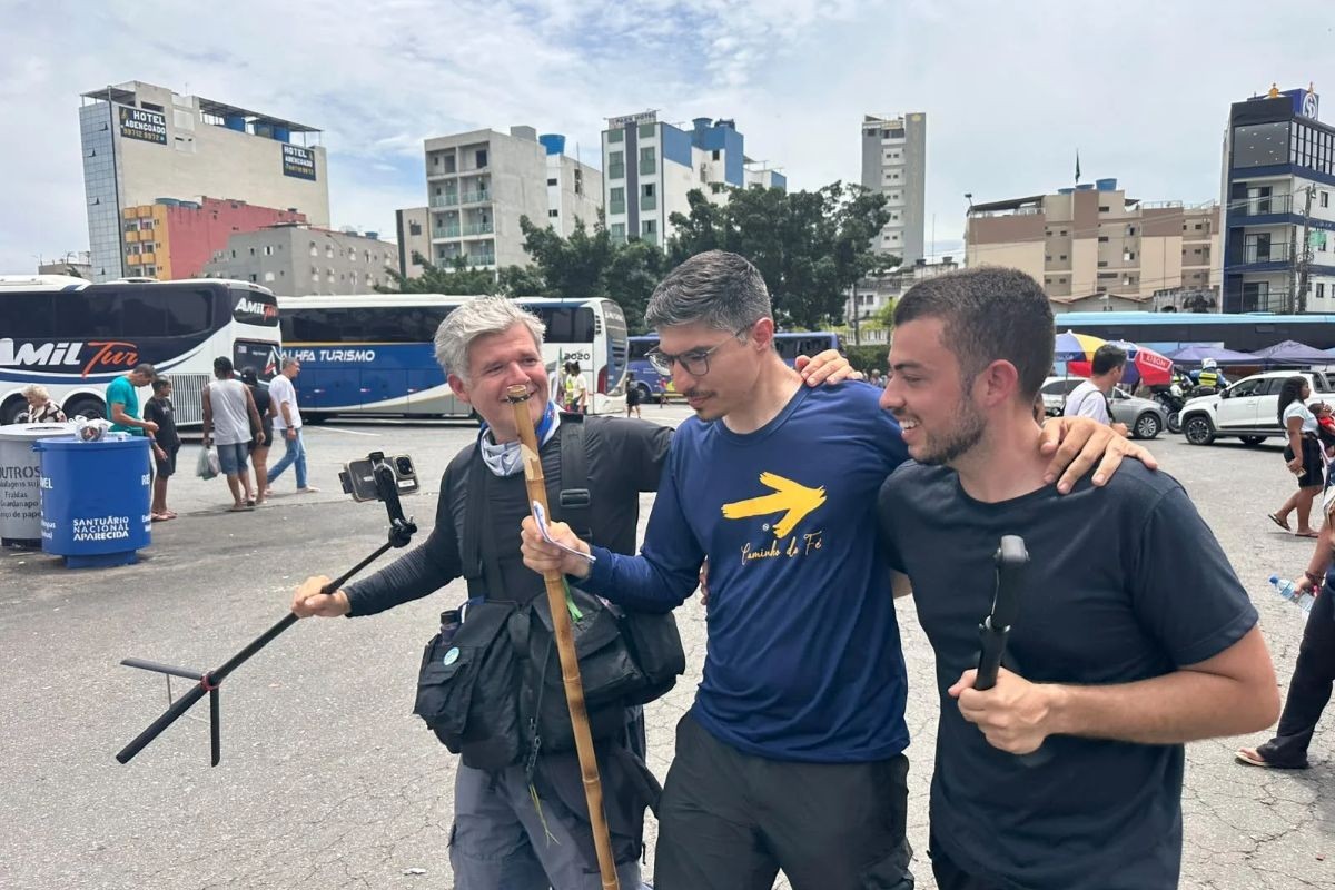 Jornada dos Peregrinos: equipe da Rede Vanguarda percorre 350 km em 14 dias e chega a Aparecida no Dia da Padroeira