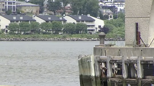 Barco explode no rio Hudson, em Nova York, e deixa um morto