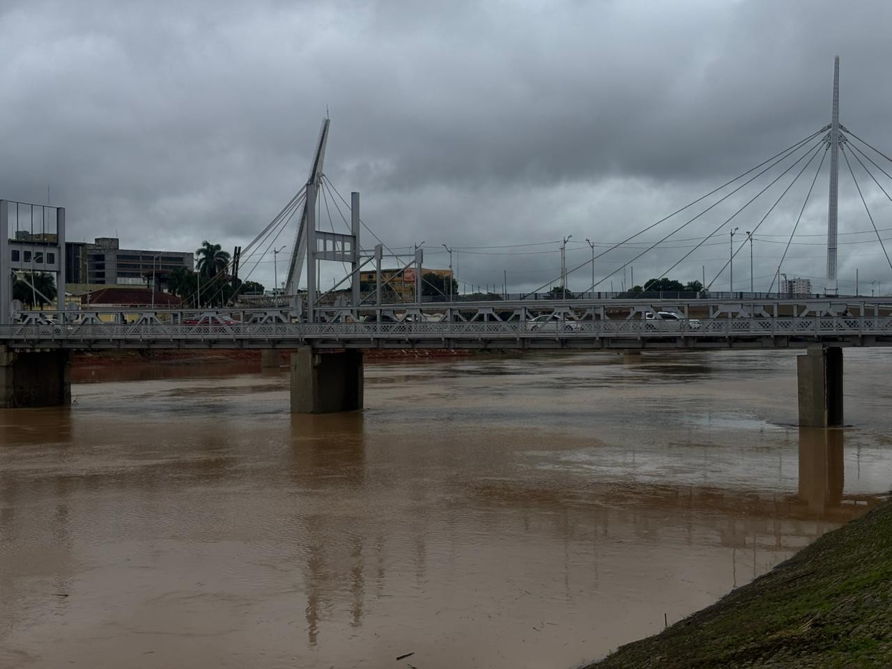 Chuvas em janeiro já superam média do mês e Rio Acre volta a subir em Rio Branco