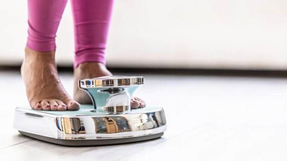 Uso de novas medicações deve vir sempre acompanhado de mudanças na dieta e na prática de atividade física, dizem agências de saúde — Foto: Getty Images via BBC