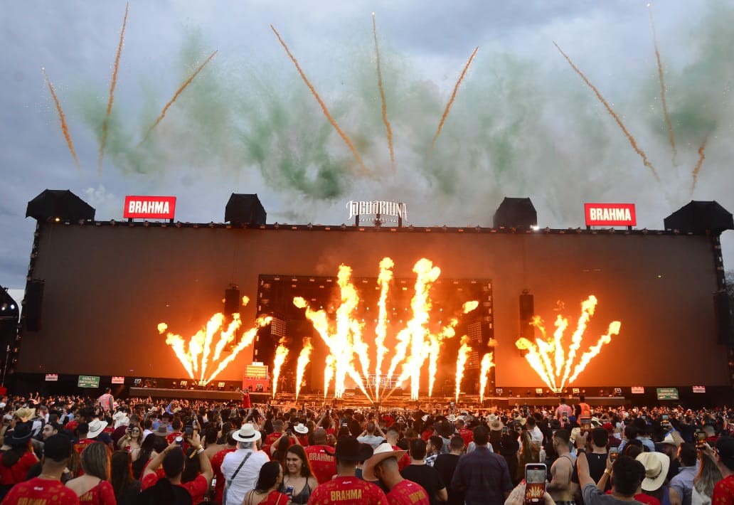 Dennis Dj encerra Rodeio de Jaguariúna de manhã com funk na arena após ...