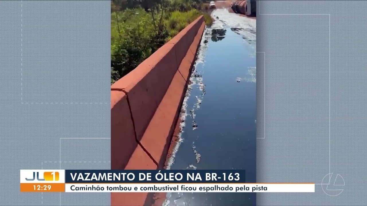 Vazamento de óleo na BR-163 após tombamento de caminhão mobiliza equipes no oeste do Pará