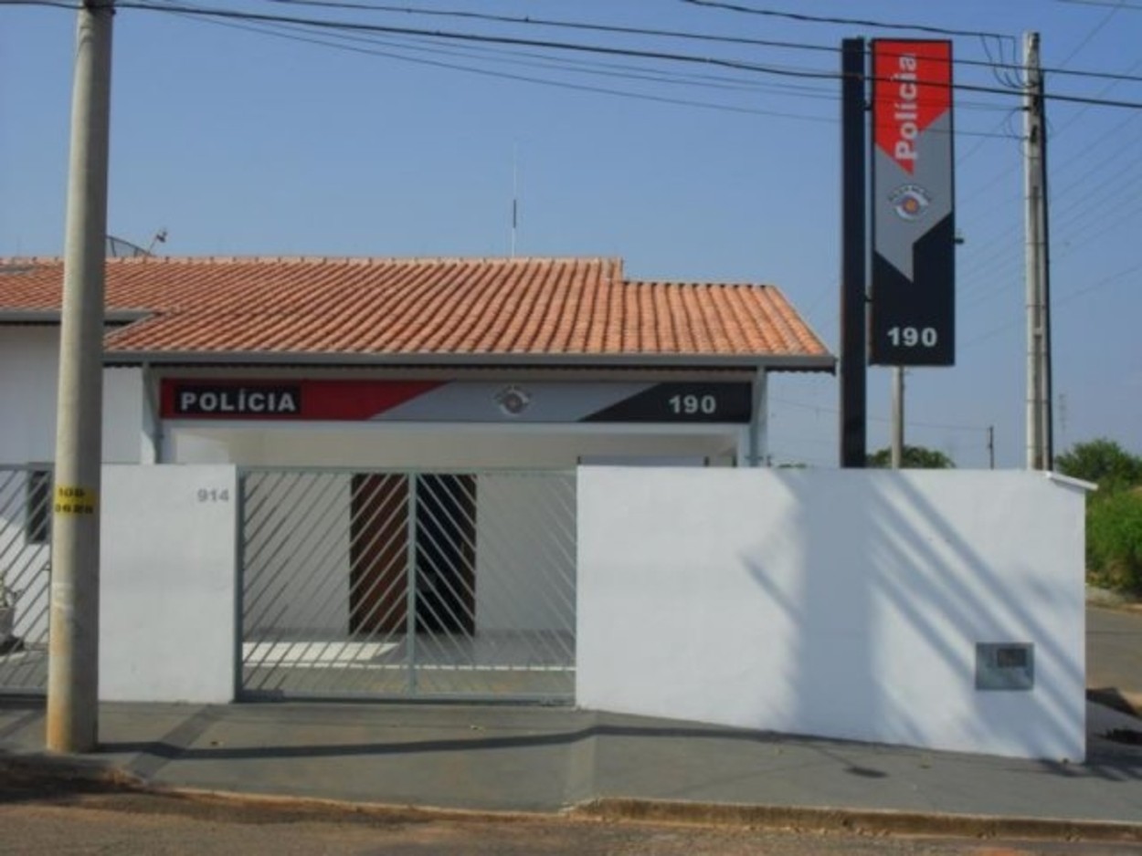 Homem é esfaqueado no abdômen pela ex-enteada em Itobi; mulher foi presa pela PM