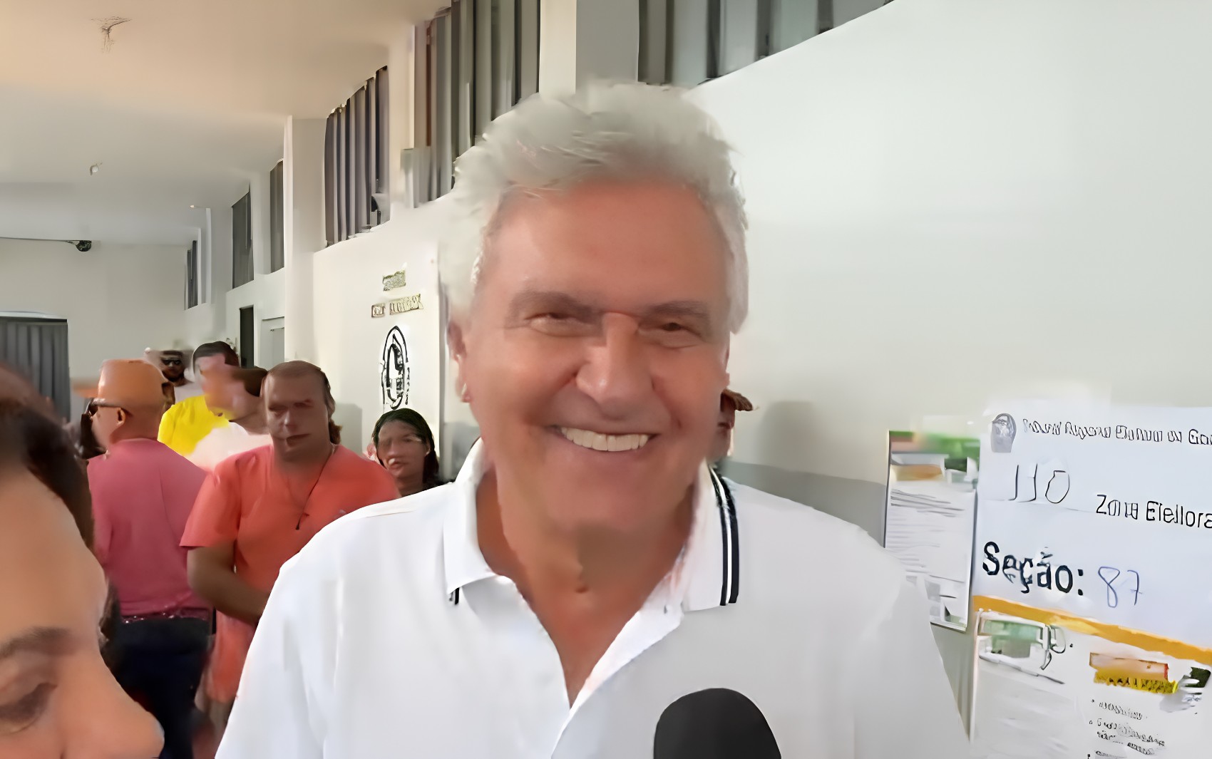 Caiado vota em Goiás e reforça apoio a Flávio Bolsonaro: 'Humildade de aguardar o resultado das urnas'