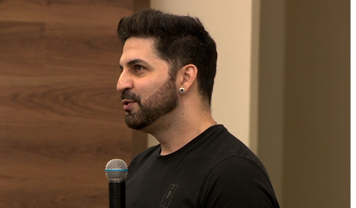 Ex-usuário de drogas transformou palavras que ouviu na juventude em palestras de prevenção