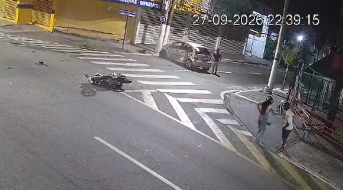 VÍDEO: Acidente entre carro e moto deixa duas pessoas feridas em Volta Redonda