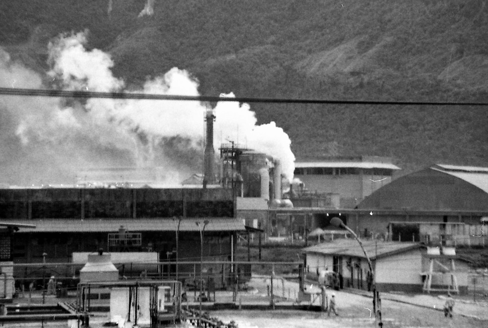 Vila Parisi, em Cubatão (SP), no dia 3 de maio de 1985 — Foto: João Vieira/Arquivo A Tribuna