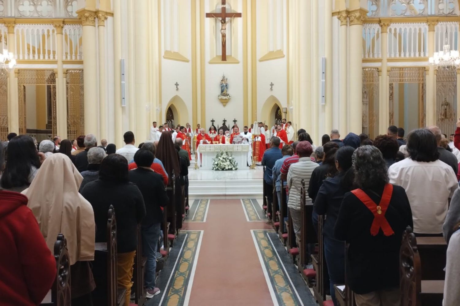 Catedral de Santos, SP, reabre após cinco meses de obras para restauração interna e externa