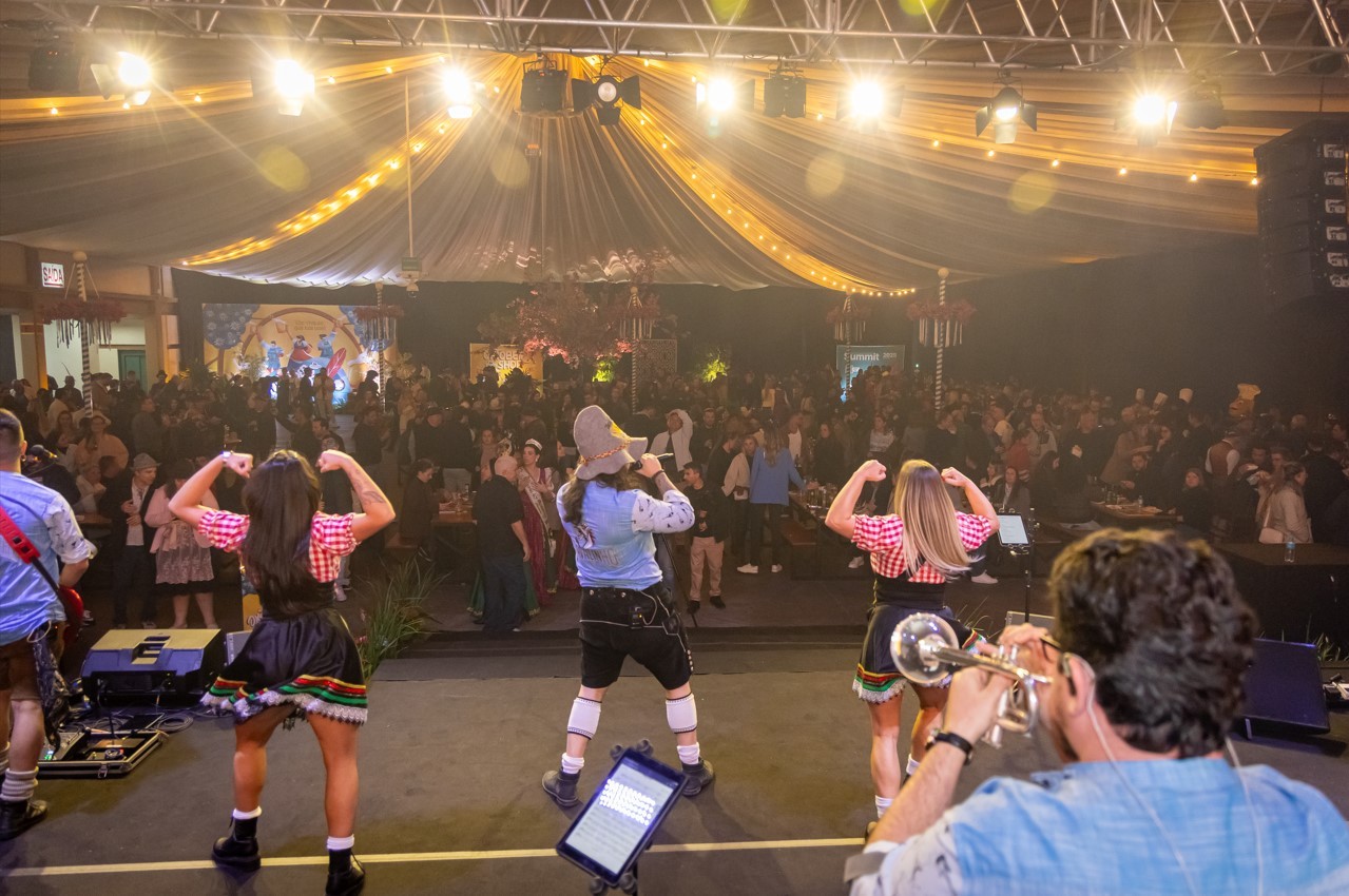Oktoberfest 2025 tem parceria com Festival de Dança e novo pavilhão; confira novidades