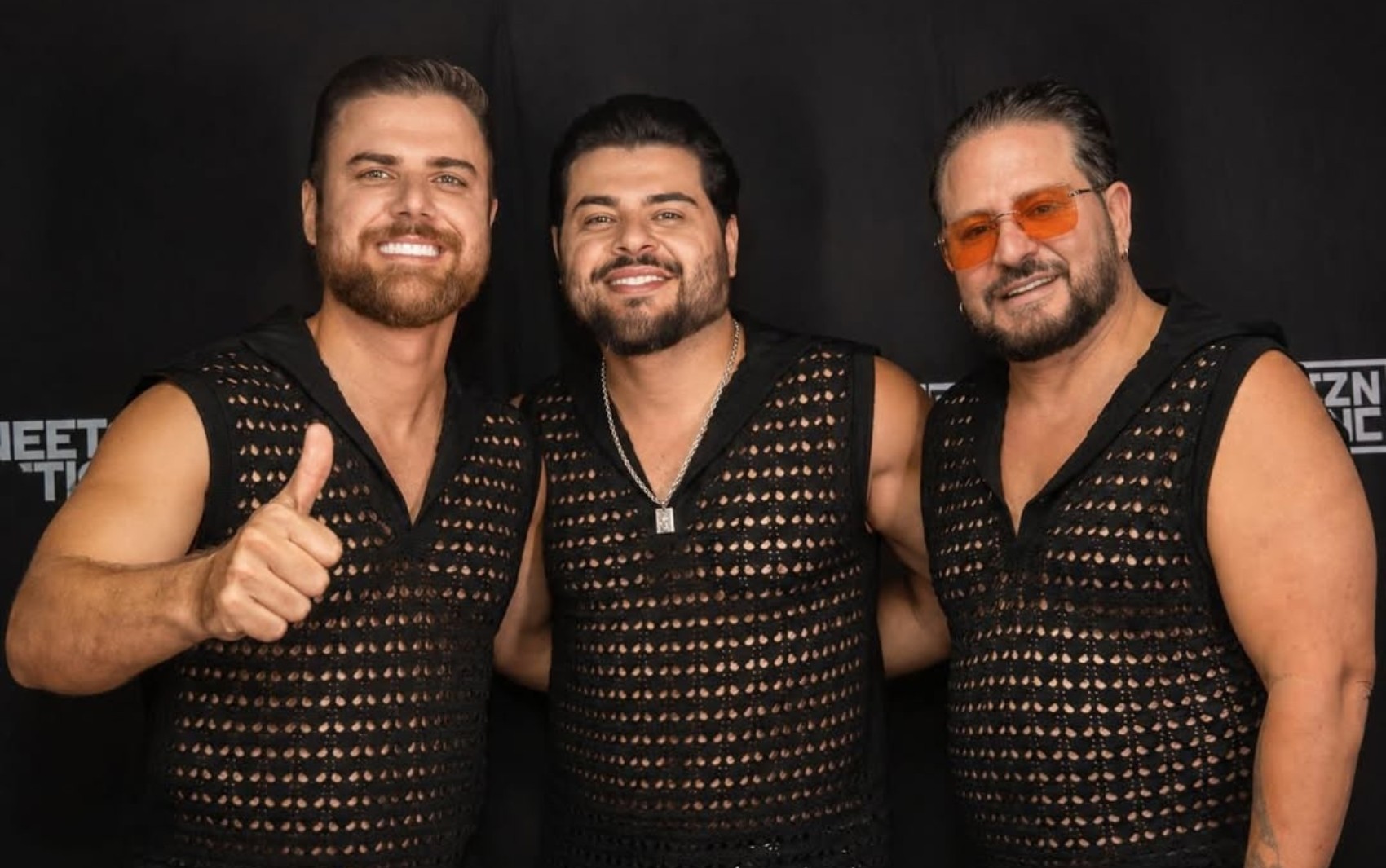 Marrone brinca após look inspirado em Léo Santana virar piada e viralizar: 'Eu errei'