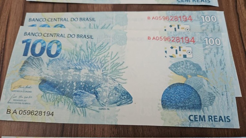 Carmo do Paranaíba: Homem recebe 30 cédulas falsas de R$ 100 em agência dos Correios e é preso pela Polícia Federal