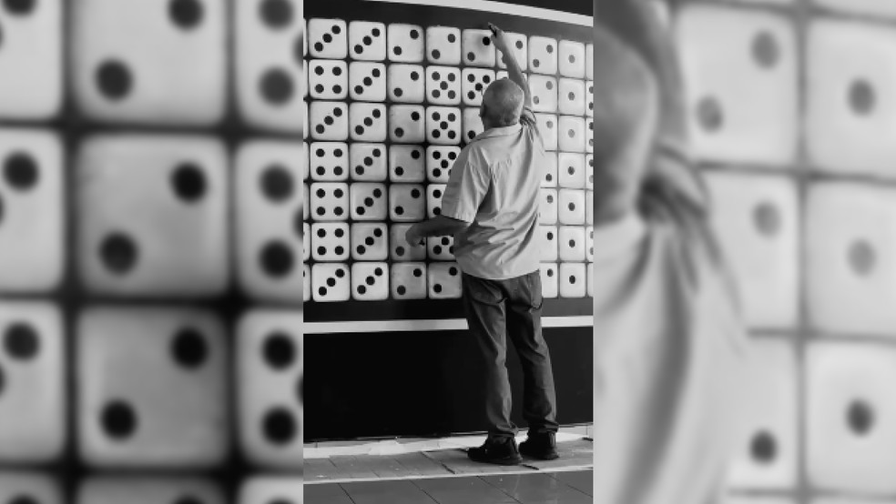 5 de 12
Galeria Municipal de Bauru recebe a exposição “Acasos”, do artista e poeta Gastão Debreix — Foto: Divulgação