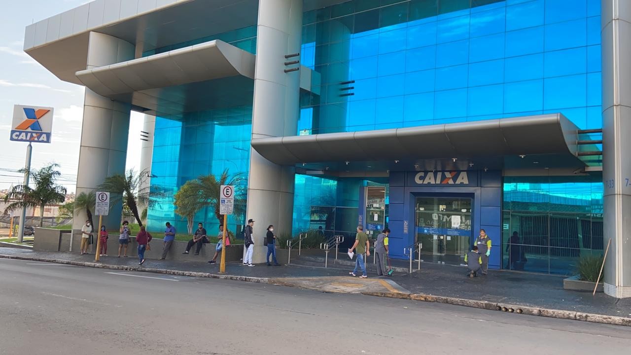 Bancários da Caixa Econômica Federal de Bauru e região entram em greve por tempo indeterminado