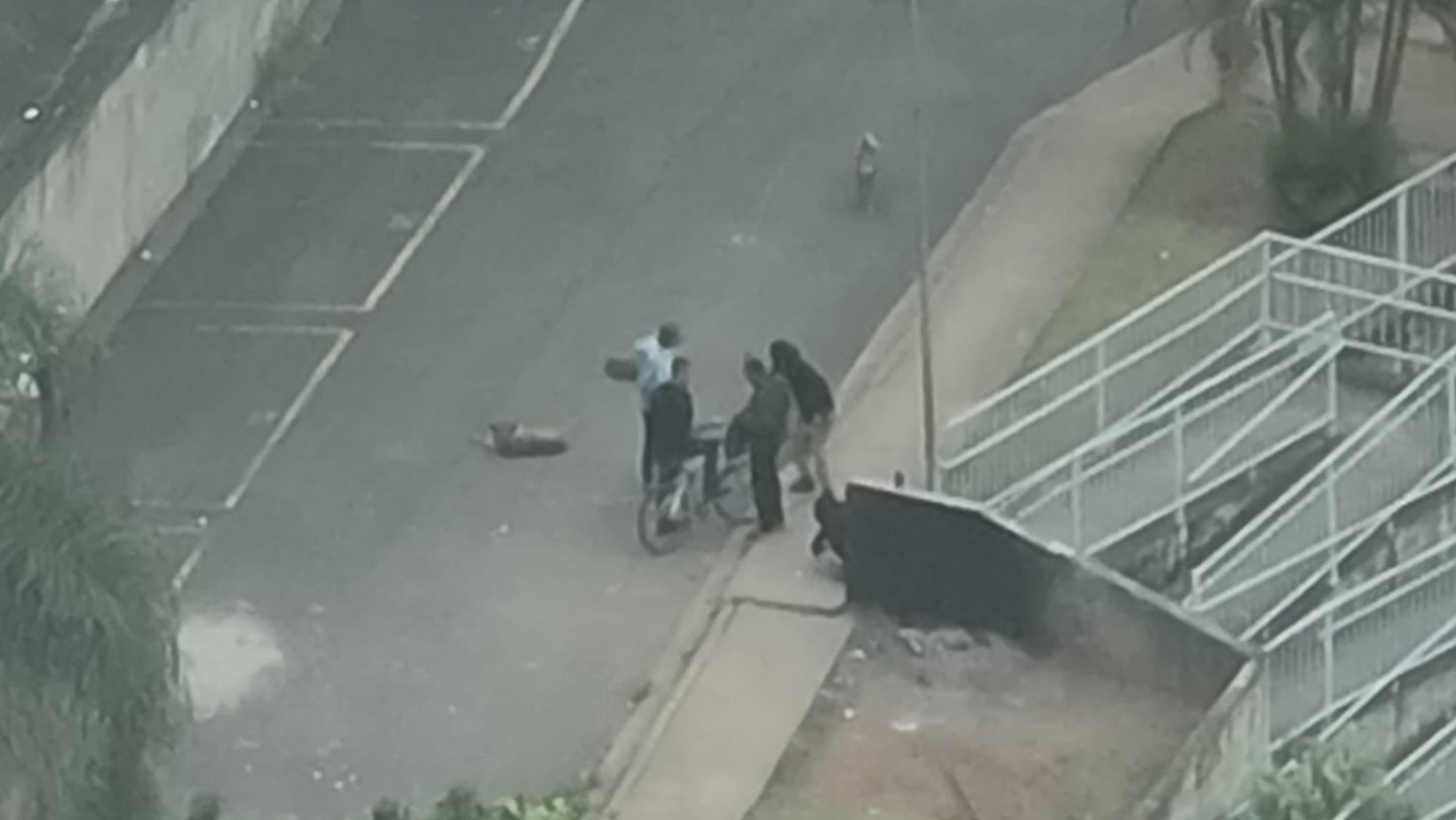 Três homens são presos por tráfico após flagrante feito por drone da PM em São José