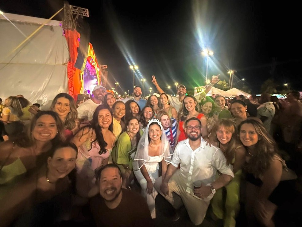 Convidados dos noivos durante show de Saulo em Aracaju. — Foto: Arquivo Pessoal