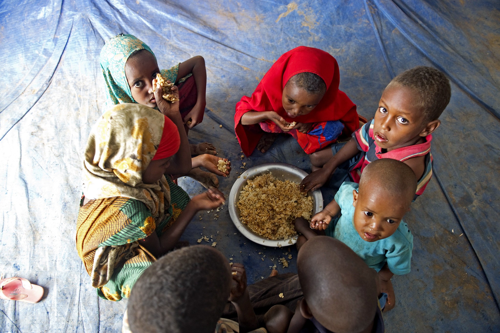 Diante de crise e 'chantagem' dos EUA, ONU corta 10 mil empregos, vê riscos para missões e pode deixar refugiados no Brasil sem assistência