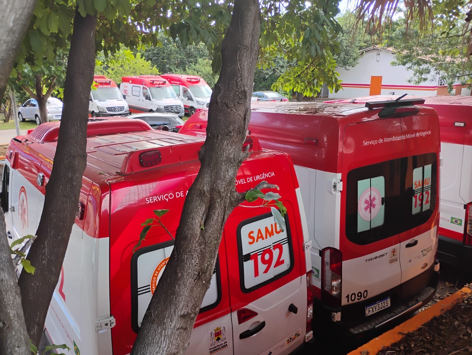 Ambulâncias do Samu estão paradas em base da zona norte de Sorocaba há mais de seis meses