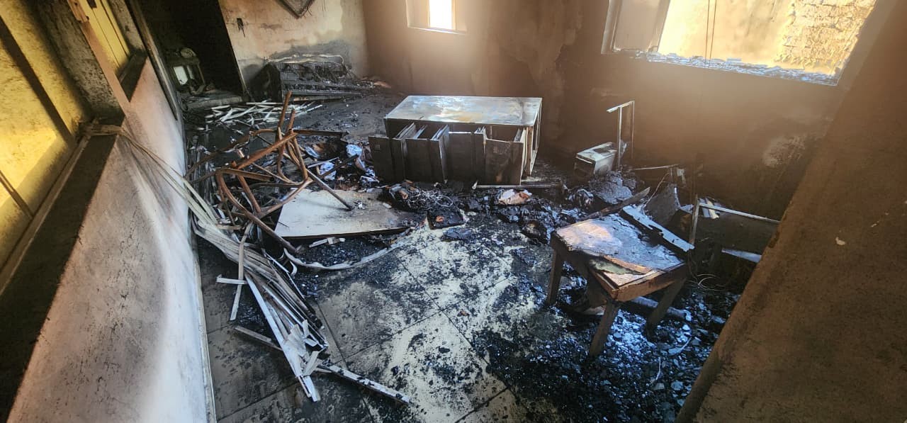 Incêndio atinge barracão em Taquarituba e deixa uma pessoa ferida