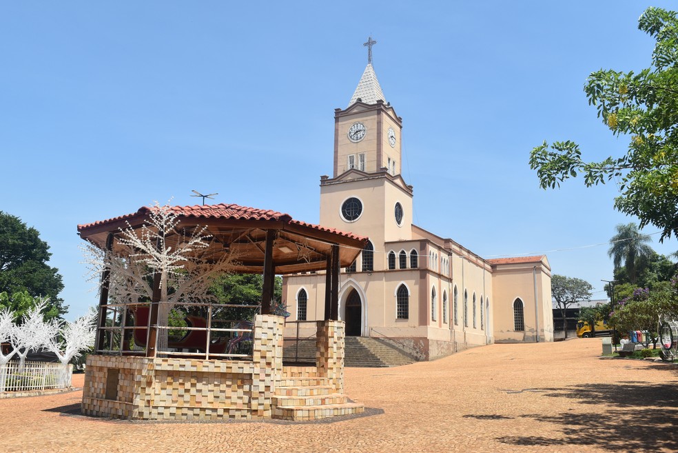 Igreja Matriz de Gavião Peixoto — Foto: Fabiana Assis/g1