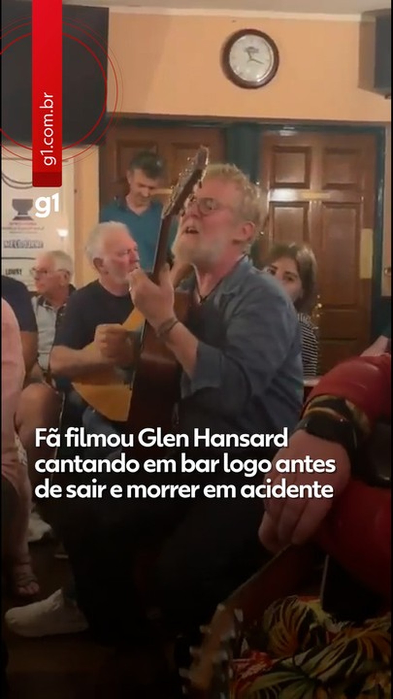 Fã filmou Glen Hansard cantando em bar pouco antes de o músico morrer em acidente de moto; VÍDEO