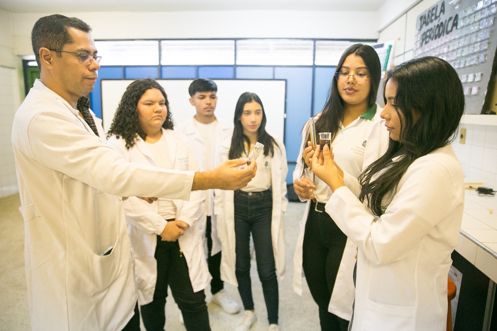 Alunos cearenses criam detergente biodegradável e representam o Nordeste em competição nacional