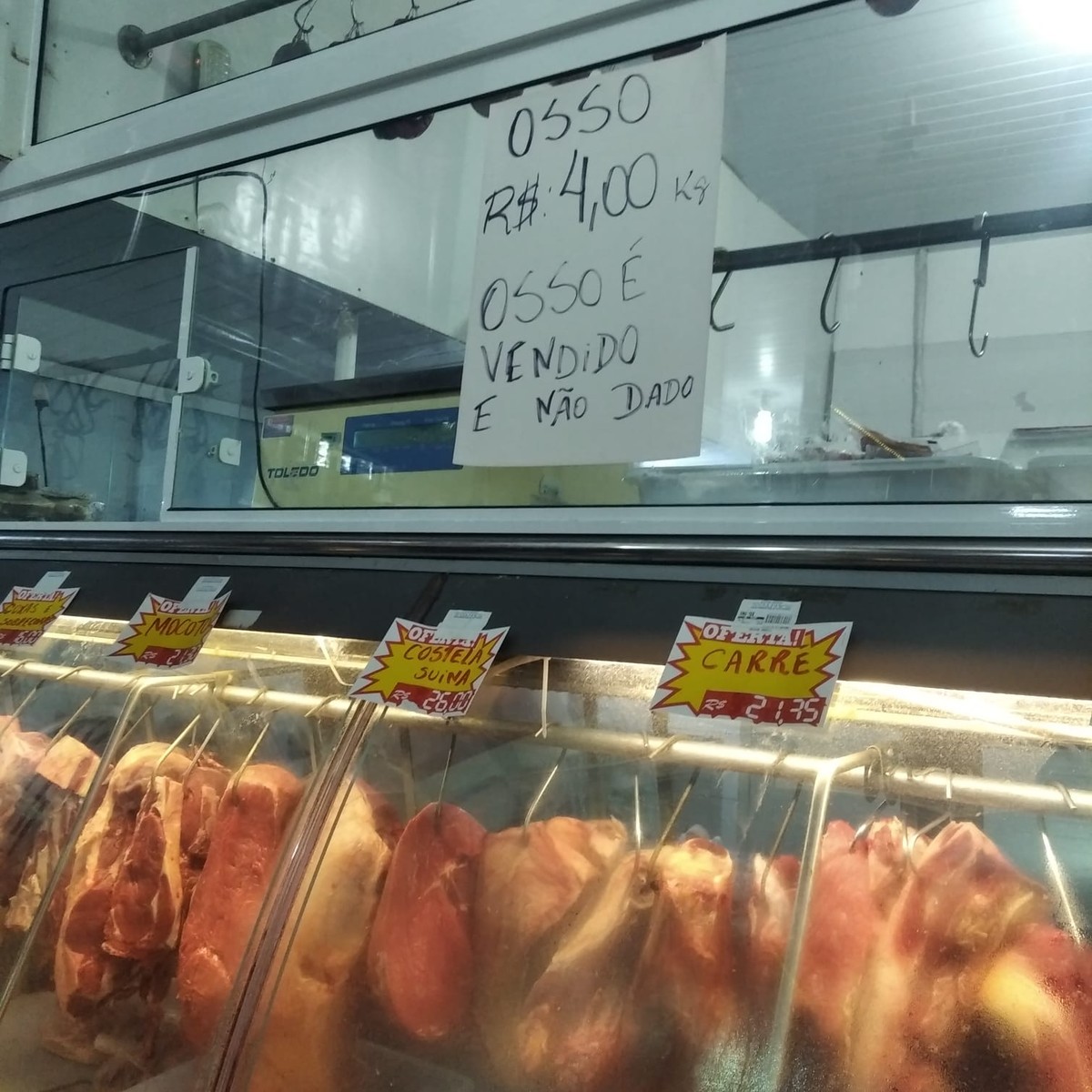 Osso é vendido e não dado': alta no preço da carne bovina reduz