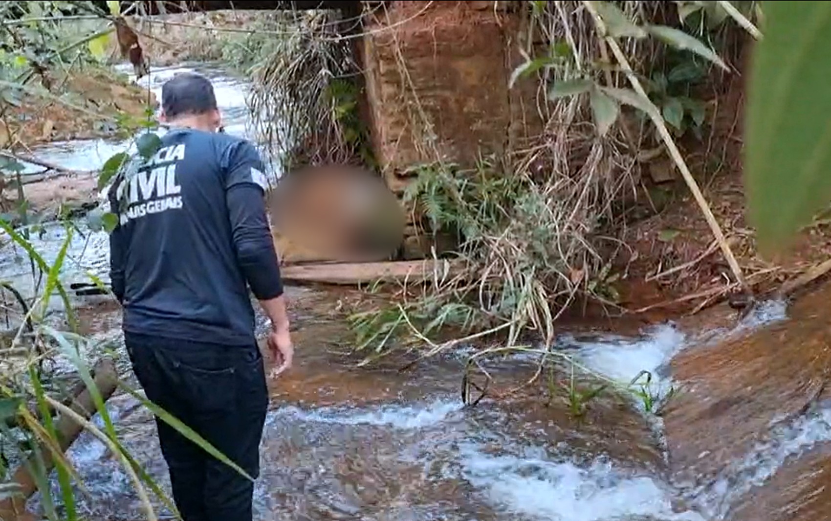 Corpo em decomposição é encontrado sob ponte na zona rural de Cássia, MG